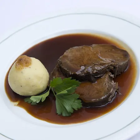 Szálloda Und Weinhaus Zum Krug