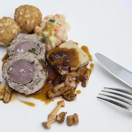 فندق Und Weinhaus Zum Krug 3*