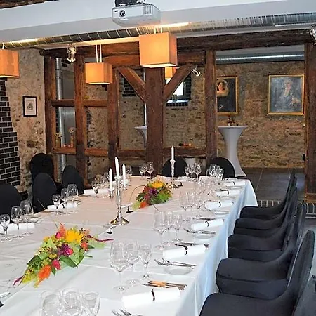 Und Weinhaus Zum Krug Hotel 3*