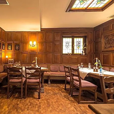 Und Weinhaus Zum Krug Hotel