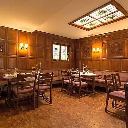 Und Weinhaus Zum Krug Hotel 3*