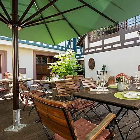 Und Weinhaus Zum Krug Hotel 3*