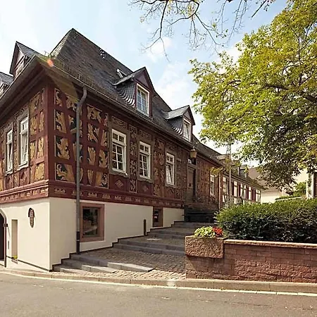 Und Weinhaus Zum Krug 3*