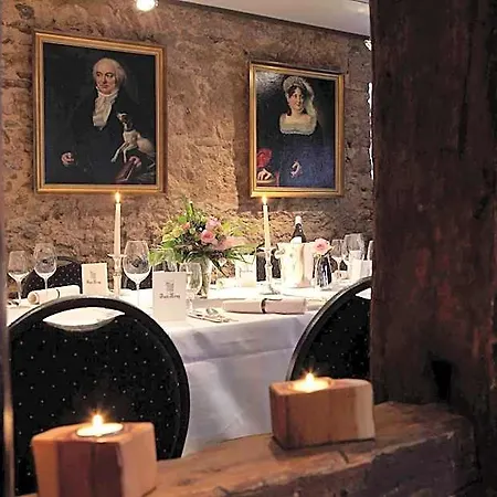 Und Weinhaus Zum Krug 3*