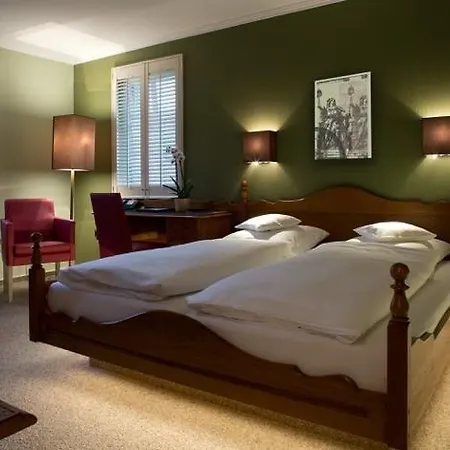 فندق Und Weinhaus Zum Krug التيف