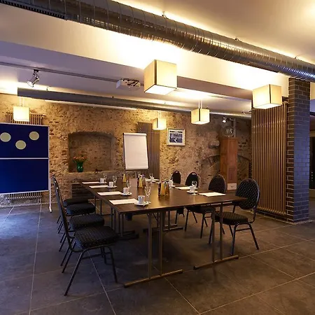 Und Weinhaus Zum Krug التيف