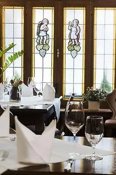 Und Weinhaus Zum Krug Szálloda Eltville am Rhein