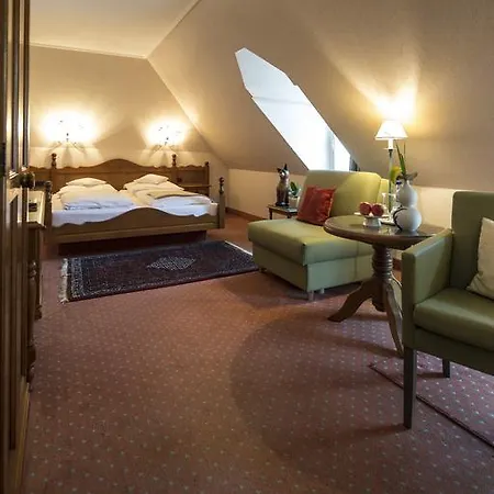 Und Weinhaus Zum Krug التيف