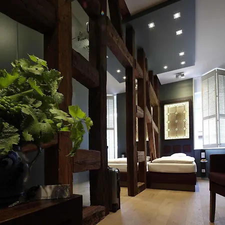 Und Weinhaus Zum Krug فندق