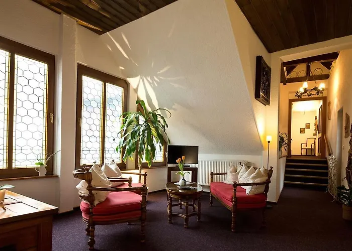 Und Weinhaus Zum Krug 3*