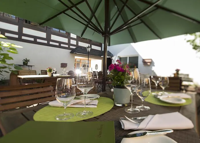 Hotel Und Weinhaus Zum Krug 3*