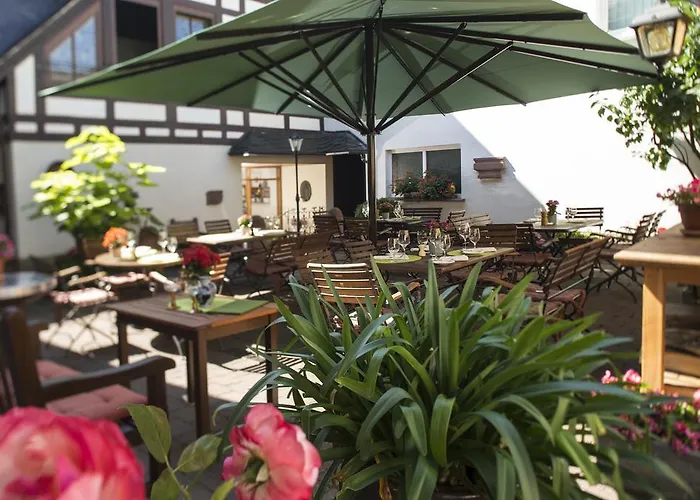 Und Weinhaus Zum Krug